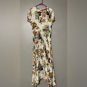 Beautiful vneck dress with adjustable buttons! Never worn.